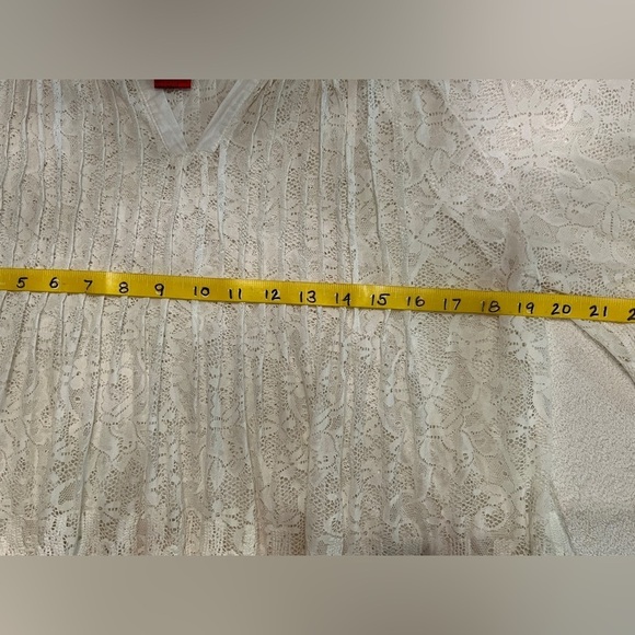 🛍️V. CHRISTINA Cream lace long sleeve blouse size L. - Picture 6 of 12